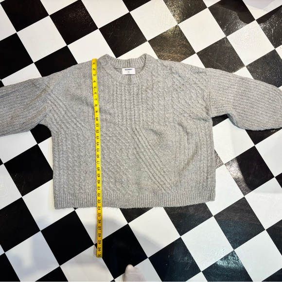 Old Navy soft chunky sweater with narrow wrist detail - Picture 6 of 7